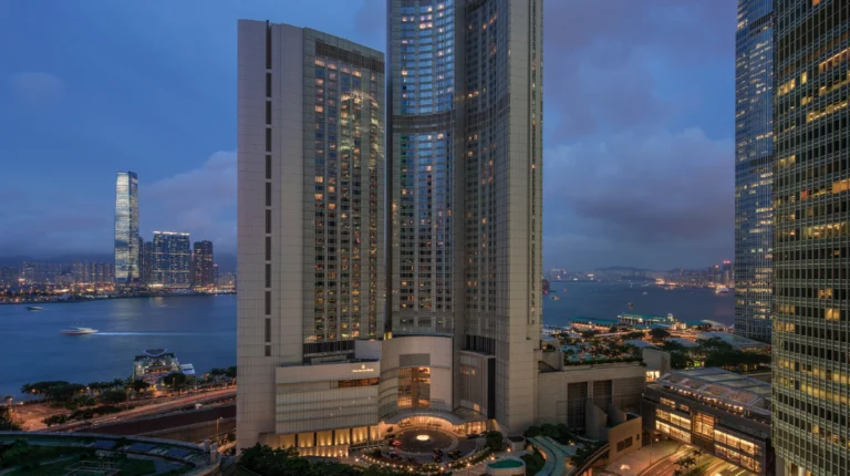 Four Seasons Hotel Hong Kong