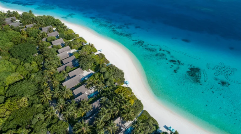 Four Seasons Resort Maldives at Landaa Giraavaru